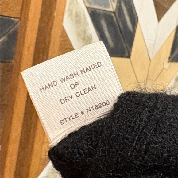 NakedCashmere Black V-Neck Cashmere Sweater size Small - Picture 9 of 11